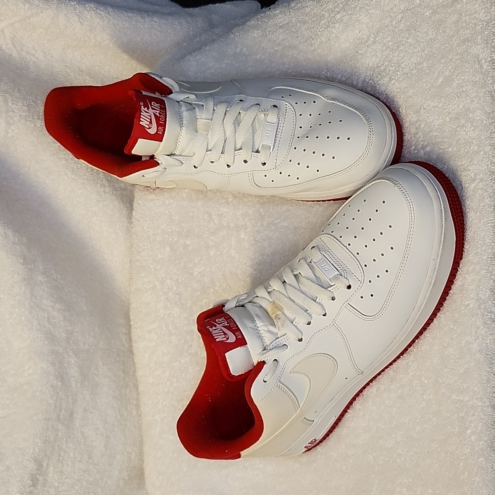 Air Force 1 '07 White/red trim